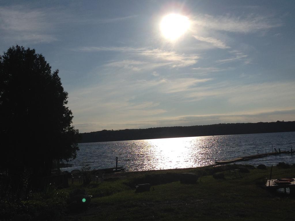 N' This On The Bay -Vacation Suite Wiarton Exterior foto