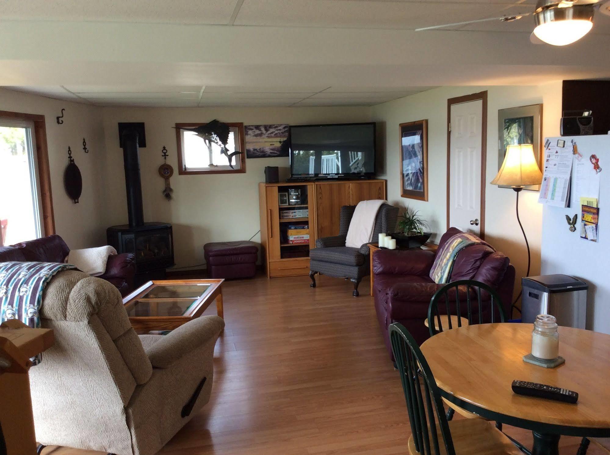 N' This On The Bay -Vacation Suite Wiarton Exterior foto